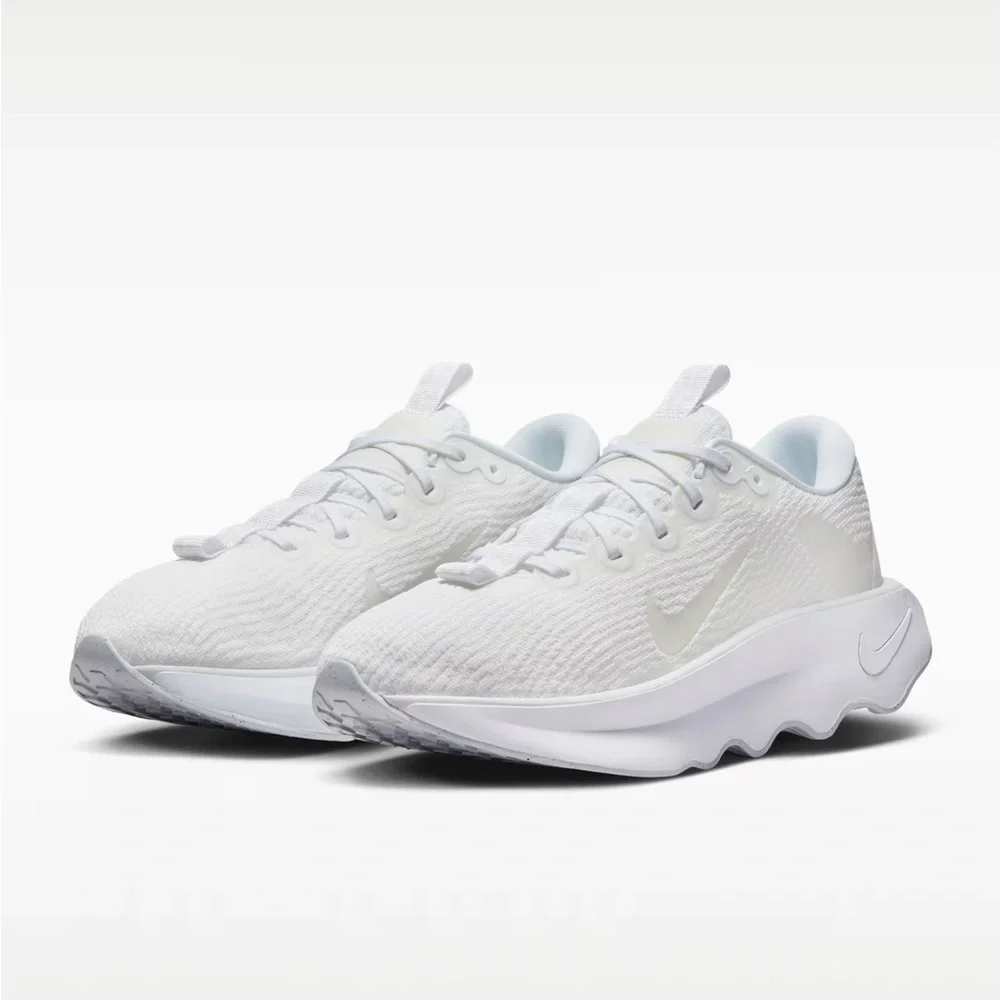 Brand New Nike Motiva “Pure Platinum” Women's Walking Shoes DV1238-106 - Picture 1 of 10